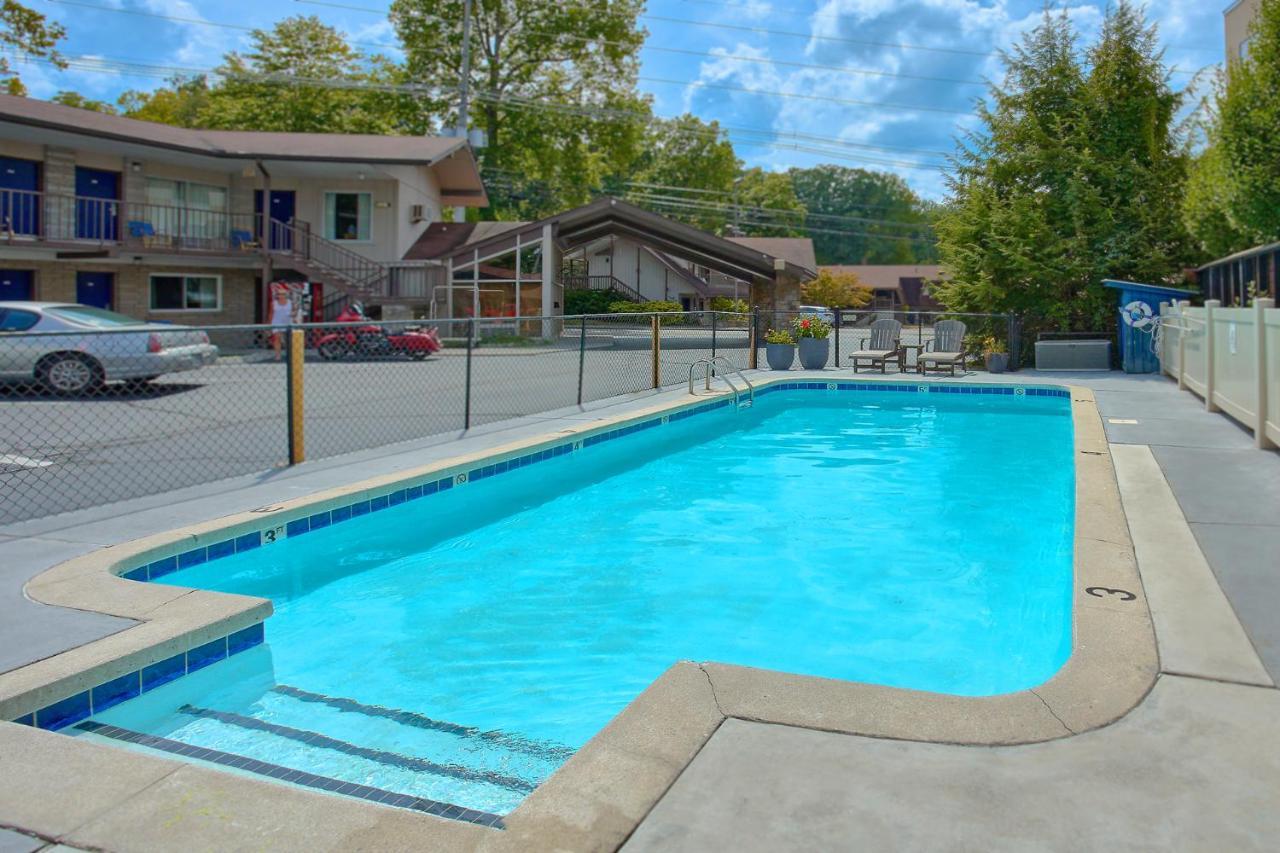 Sidney James Mountain Lodge Гатлинбург Экстерьер фото