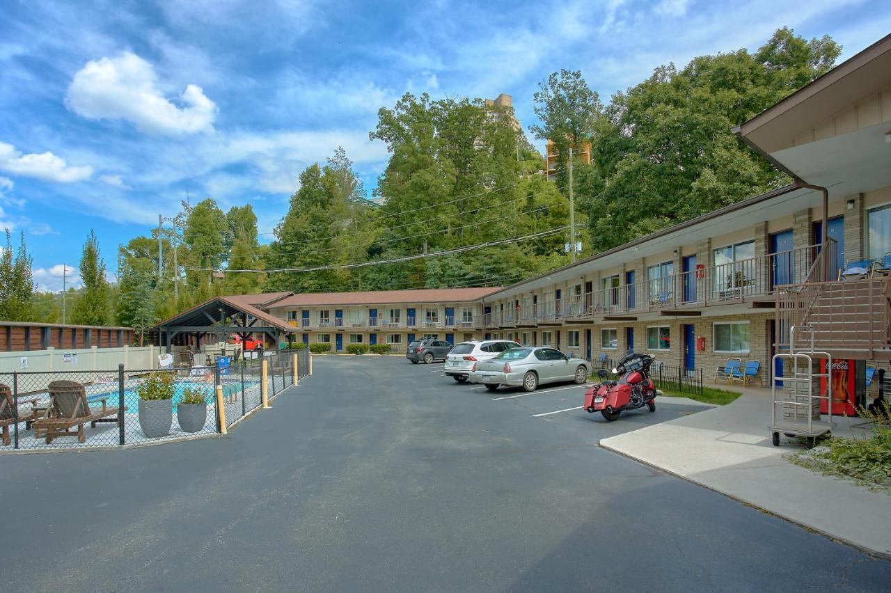 Sidney James Mountain Lodge Гатлинбург Экстерьер фото