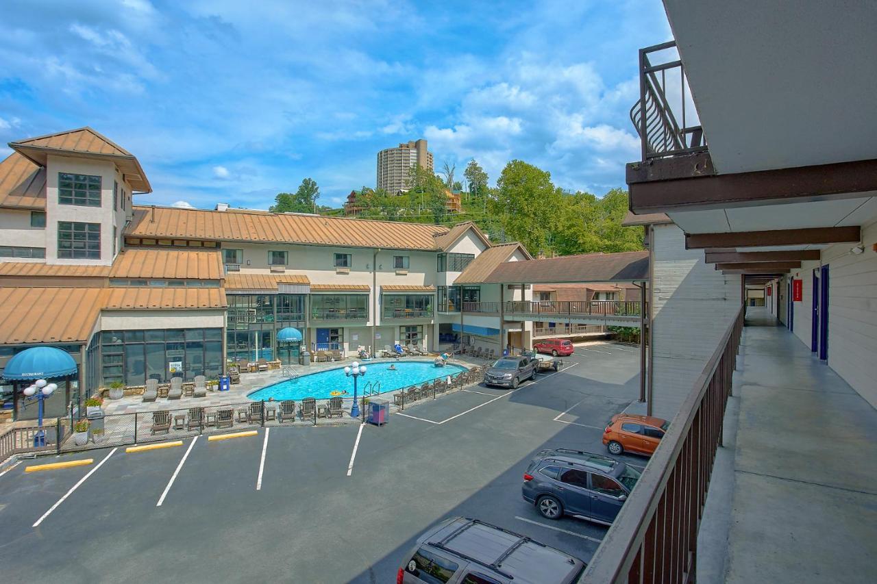 Sidney James Mountain Lodge Гатлинбург Экстерьер фото