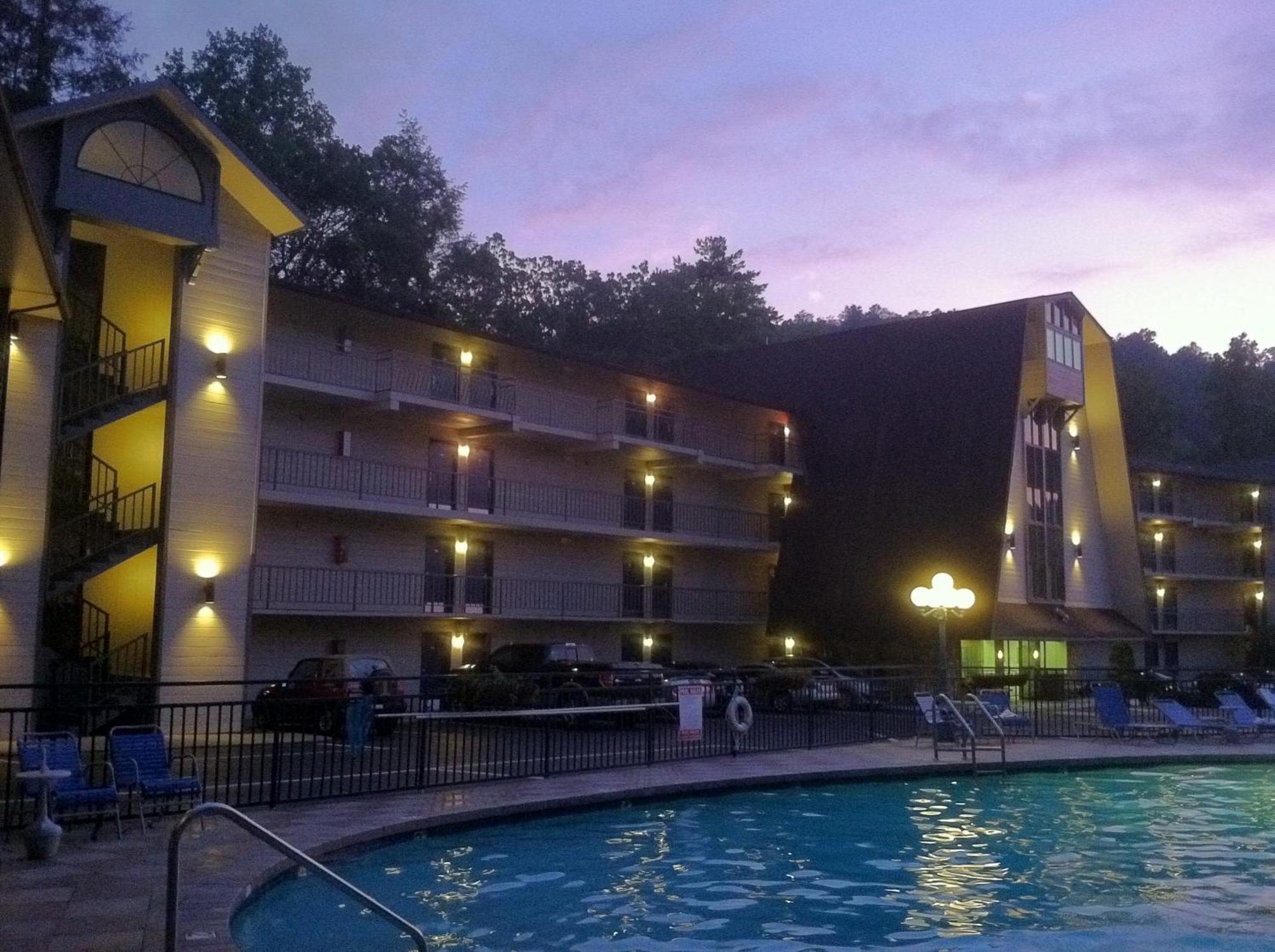 Sidney James Mountain Lodge Гатлинбург Экстерьер фото