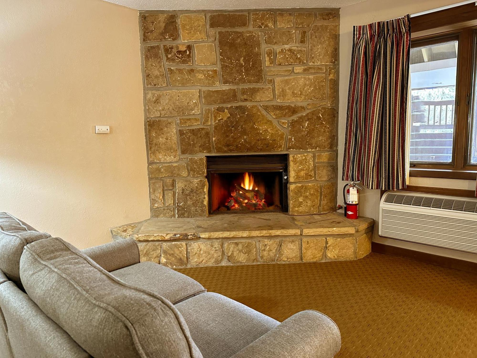 Sidney James Mountain Lodge Гатлинбург Экстерьер фото