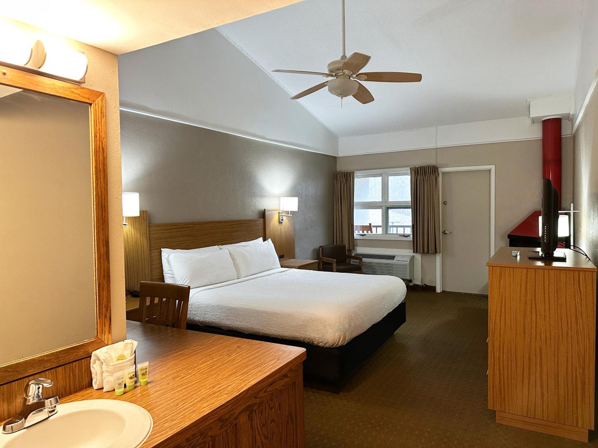 Sidney James Mountain Lodge Гатлинбург Экстерьер фото